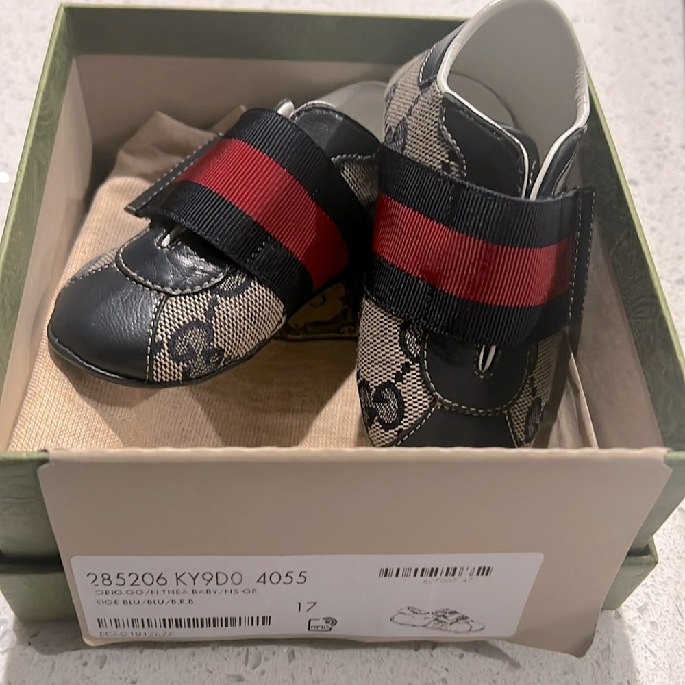 100%Authentic infant Gucci shoes